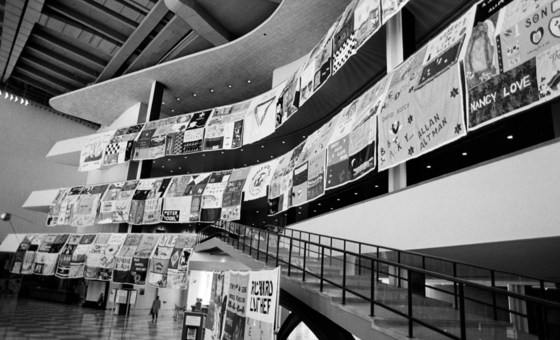 El Día Mundial contra el Sida se celebra cada 1 de diciembre desde 1988. El Día Mundial contra el Sida se celebra cada 1 de diciembre desde 1988.